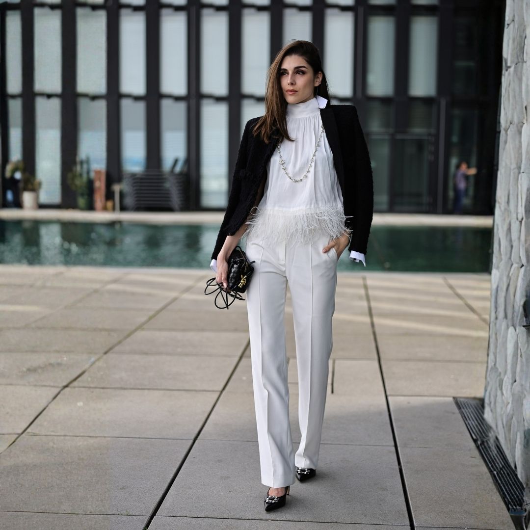 Glorierllas Schuhclips Black Star Applikation mit schwarten Glitzersteinen und bequemem schwarzen High Heels von Gloriellas