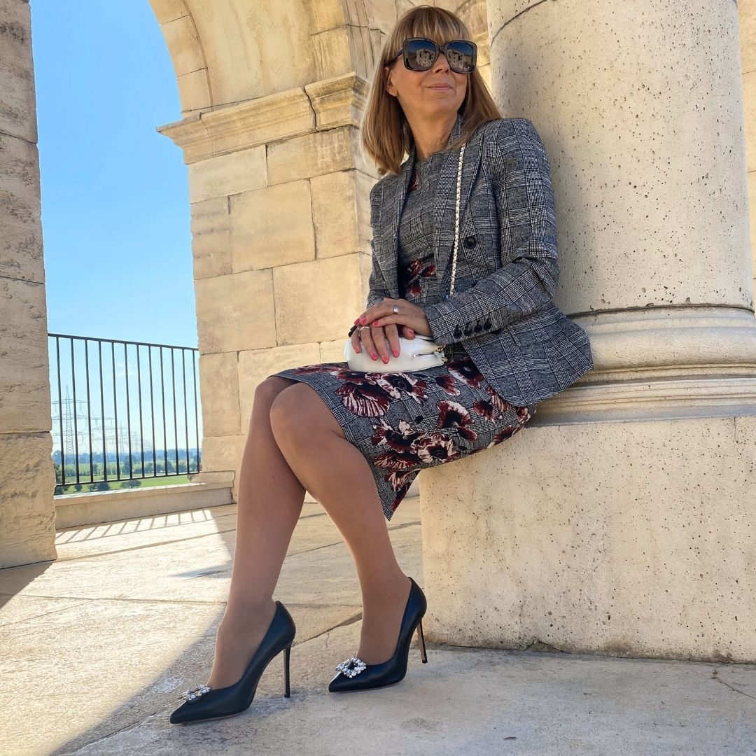 Gloriellas Schuhclips Iconic Star Glitzerschnalle im  Manolo Blahnik Style  und schwarze  bequeme  High Heels von Gloriellas