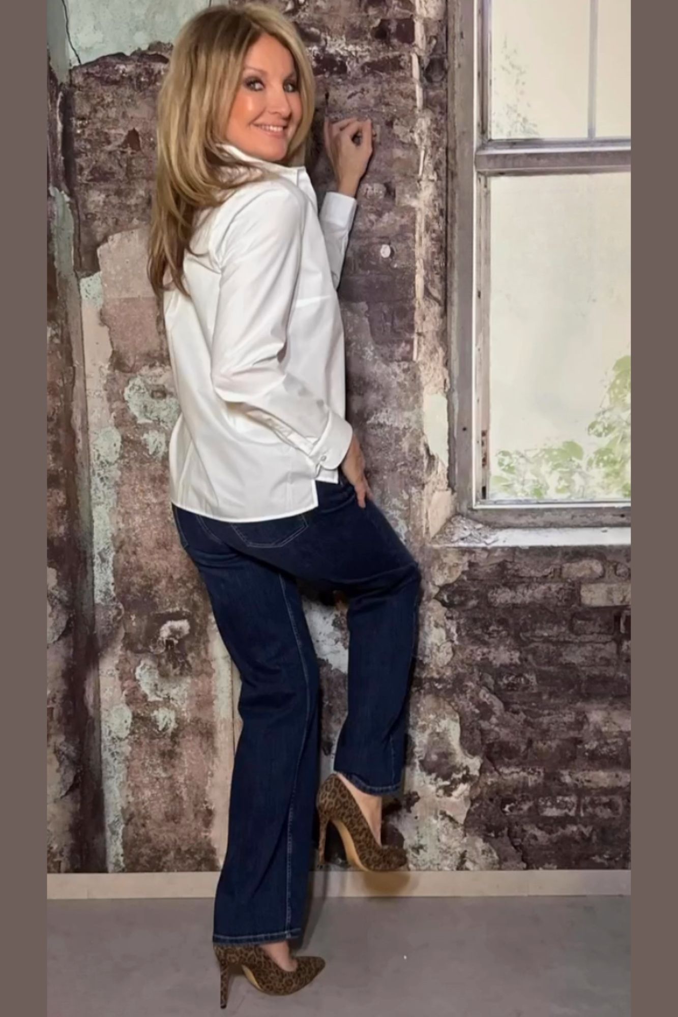 Moderatorin Frauke Ludowig in den bequemem leofarbene High Heels von Gloriellas