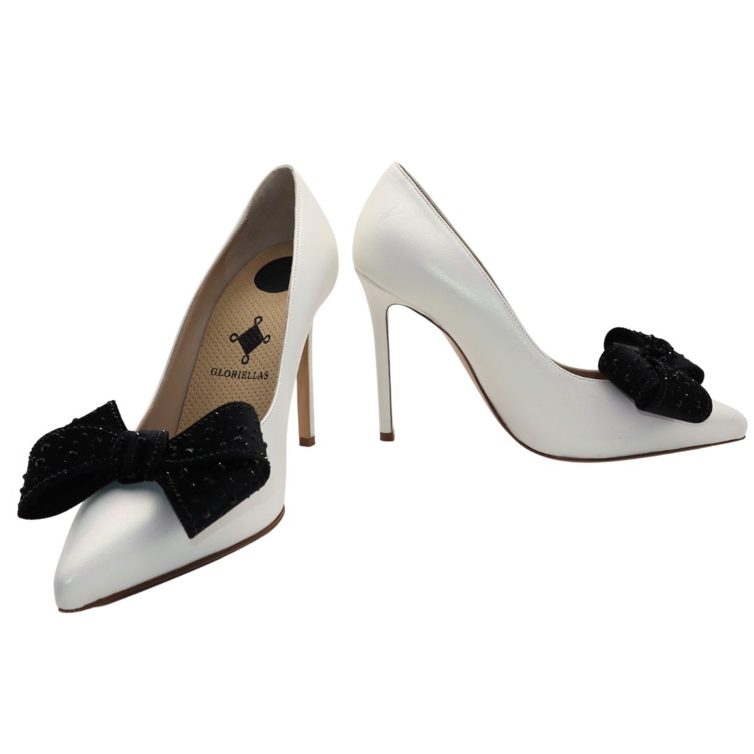 GLORIELLAS Clip Black Velvet Glam Gloriellas Schuhclips Black Velvet Glam Schwarze Samtschleife mit Glitzer und weiße High Heels