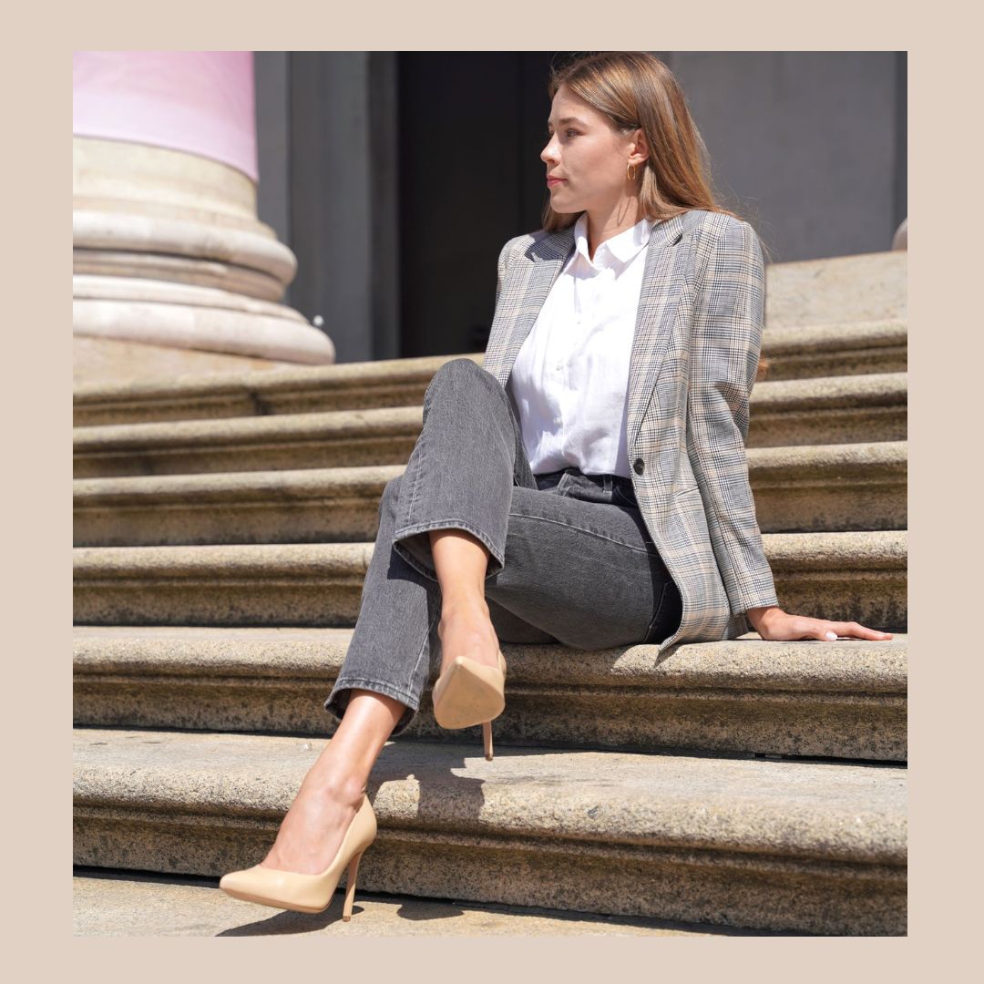 Business Look mit Gloriellas Stilettos Harmonie beige Pumps Verlinkung Gloriellas Instagram Business Outfit mit beigen Pumps nudefarbene High Heels Gloriellas Harmonie